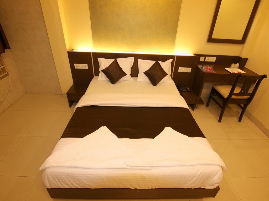 Hotel Panvel Palace Esterno foto