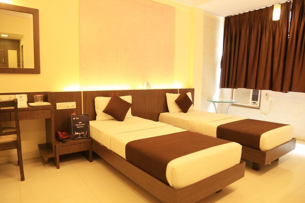 Hotel Panvel Palace Esterno foto